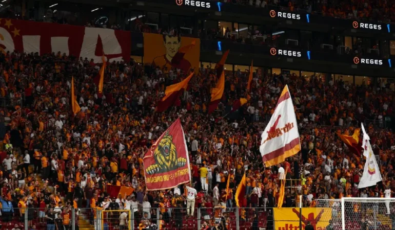 Galatasaray-taraftarlari-yonetim-istifa-diye-bagirdi-featured