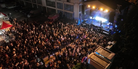 Gursu8217da-28.-Armut-Festivali-iki-konserle-tamamlandi-featured