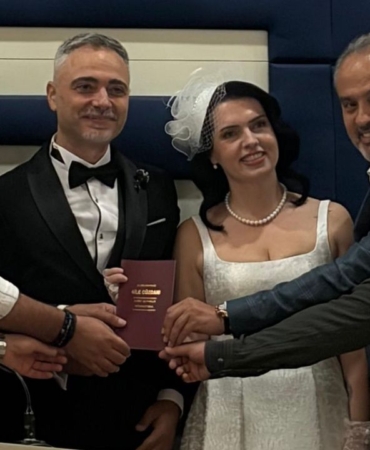 Haci-Bektas-Aykut-evlendi-nikah-cuzdanini-Saribal-ve-Aktas-verdi-featured