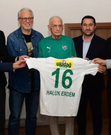 Haluk-Erdem-vefat-etti-cenaze-yarin-Bursa-Ulu-Cami8217de-kaldirilacak-featured