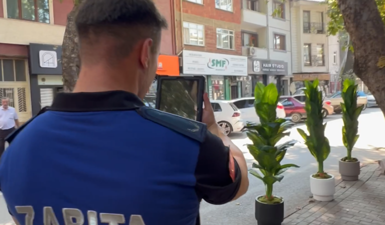 Inegol-Belediyesi-zabita-ekipleri-kaldirim-denetimi-yapti-featured