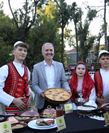 Inegol-Gastronomi-Festivali-4-6-Eylul8217de-Heykel-Meydani8217nda-featured