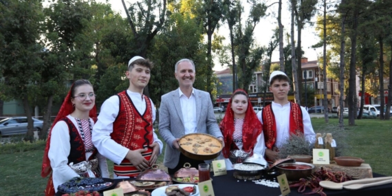 Inegol-Gastronomi-Festivali-4-6-Eylul8217de-Heykel-Meydani8217nda-featured