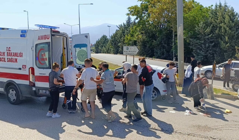 Inegol8217de-Koprulu-Kavsak8217ta-motosiklet-kazasi-Surucu-agir-yarali-featured