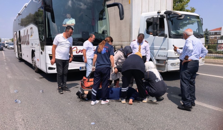 Inegol8217de-otobus-yola-cikan-kadina-carpti-agir-yaralandi-featured