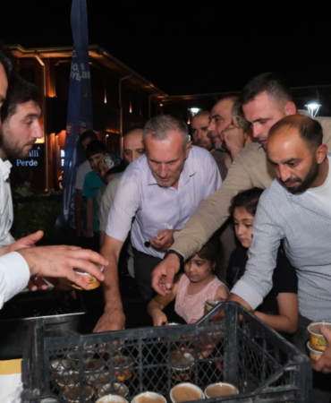 Inegolde-Mevlid-Kandilinde-helva-gelenegi-devam-etti-featured