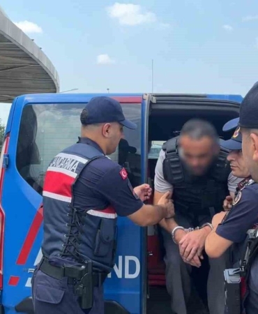 Ismail-M.-Bursa8217da-enistesi-ve-esini-oldurdu-featured
