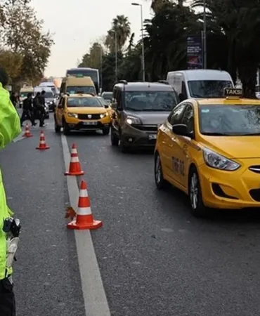 Istanbul8217da-bugun-triatlon-nedeniyle-bazi-yollar-kapali-featured