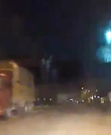 Istanbul8217da-gece-gokyuzunu-aydinlatan-meteor-kaydedildi-featured