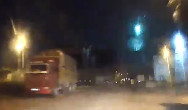Istanbul8217da-gece-gokyuzunu-aydinlatan-meteor-kaydedildi-featured