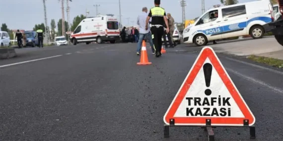 İzmir’de tanker çarpmasıyla otomobildeki çift hayatını kaybetti