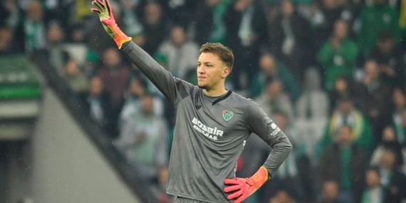 Kerem-Matisli-kaptanlik-pazubandiyla-Bursaspor8217da-featured