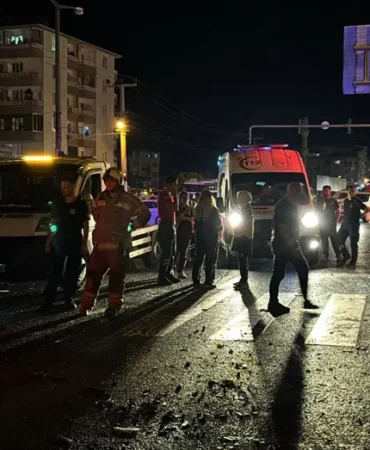 Kirmizi-isik-ihlali-Bursa8217da-kazaya-yol-acti-1-agir-5-yarali-featured