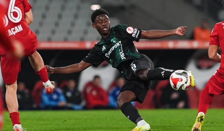 Kocaelispor8217da-Habib-Keita-krizi-Ask-yuzunden-terk-etti-featured