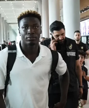 Kojo-Peprah-Oppong-Istanbul8217a-geldi-Fenerbahce8217de-imza-bekleniyor-featured