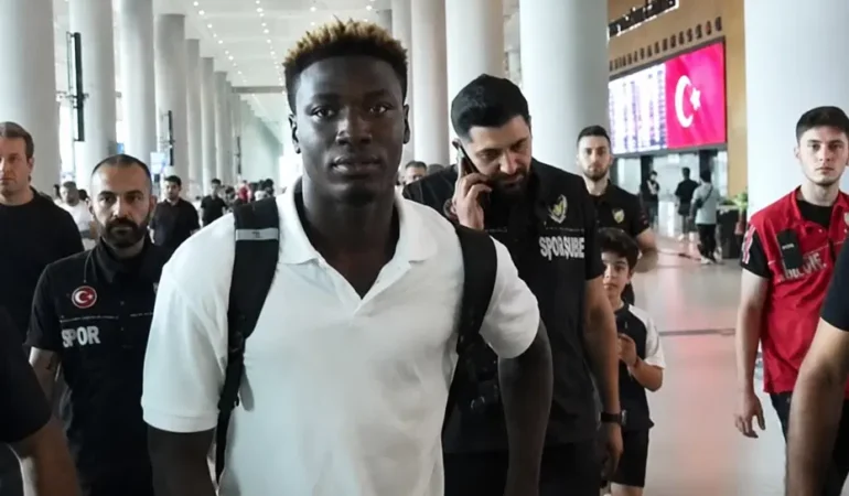 Kojo-Peprah-Oppong-Istanbul8217a-geldi-Fenerbahce8217de-imza-bekleniyor-featured