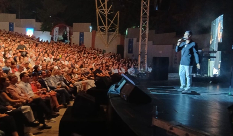 Kulturpark-Acikhava8217da-Ozcan-Deniz-ile-64.-Bursa-Festivali-sona-erdi-featured