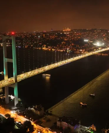 Mekke-Anlasmasi-icin-ozel-isiklandirma-Istanbul-ve-Ankara8217da-featured