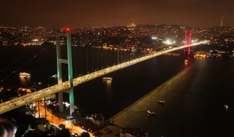 Mekke-Anlasmasi-icin-ozel-isiklandirma-Istanbul-ve-Ankara8217da-featured