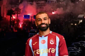 Mohamed-Salah-Trabzon8217da-tarihi-karsilama-ile-karsilandi-featured