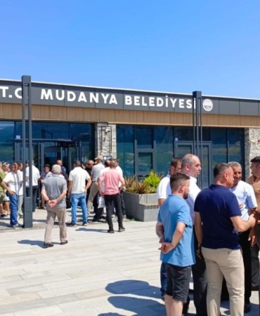 Mudanya8217da-MUDAS8217in-ihaleye-katilmasi-esnafi-tepkiye-surukledi-featured