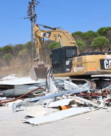 Nilufer-Belediyesi-Buyukbalikli-ve-Catalagil8217da-1.000-m²-kacak-yapi-yikti-featured