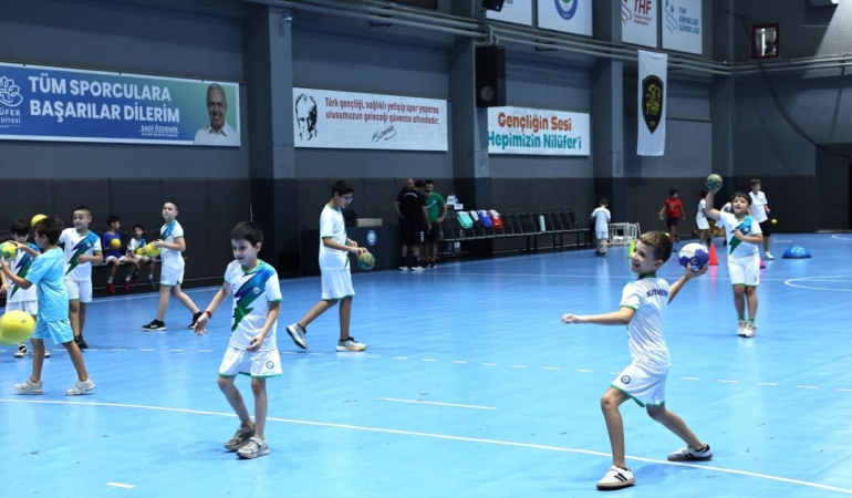 Nilufer-Belediyespor-ile-THF-Bursa8217da-Hentbol-Akademisi-baslatti-featured