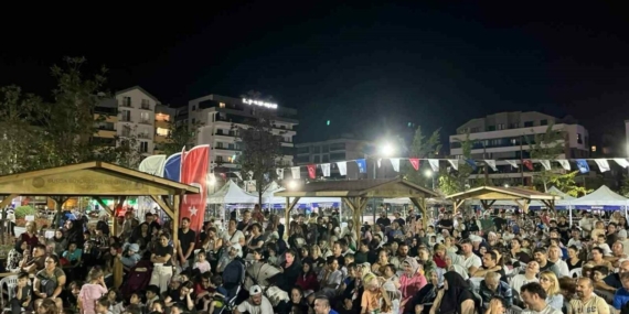 Niluferde-Ilce-Senligi-Coskuyla-Tamamlandi-featured