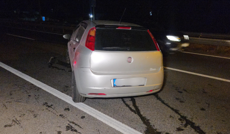 Orhangazi8217de-gece-otomobil-bariyere-carpti-surucu-yaralandi-featured