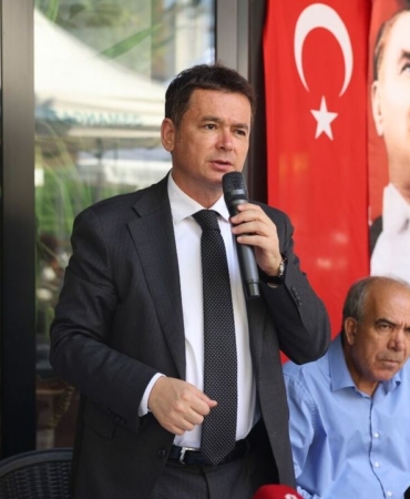 Osmangazi-Baskani-Erkan-Aydin-Muradiye-Parki8217nda-gorustu-featured