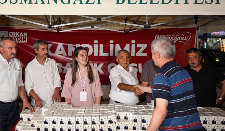 Osmangazi-Belediyesi-Mevlit-Kandili8217nde-kandil-simidi-dagitti-featured