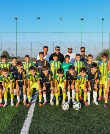 Osmangazi8217de-16-takim-Feyyaz-Alptug-Memisogullari-anisina-sahada-featured