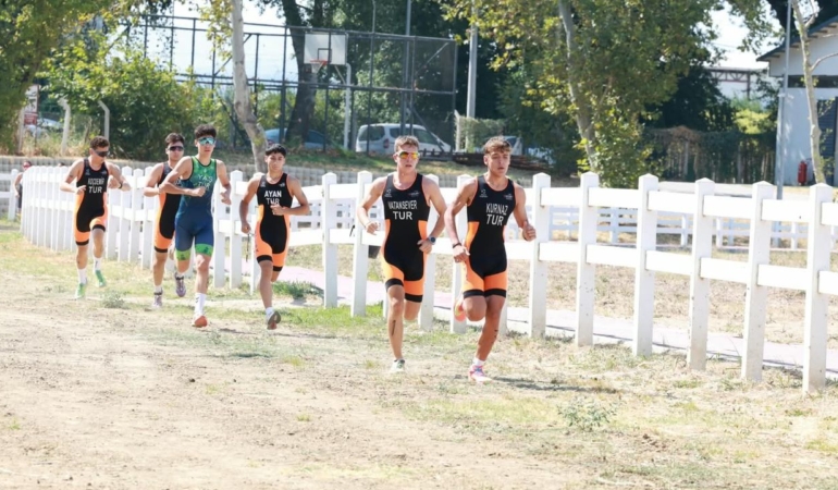 Osmangazi8217de-duatlon-yarisinda-gencler-ter-doktu-featured
