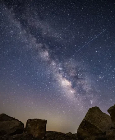 Perseid-meteor-yagmuru-Mitzpe-Ramon8217da-geceyi-aydinlatti-featured