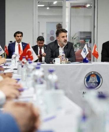 Sahin-Biba-Mudanya8217da-muhtarlarla-bir-araya-geldi-featured