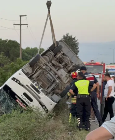 Samsunda-Ozel-Otobus-Devrildi-21-Yarali-featured