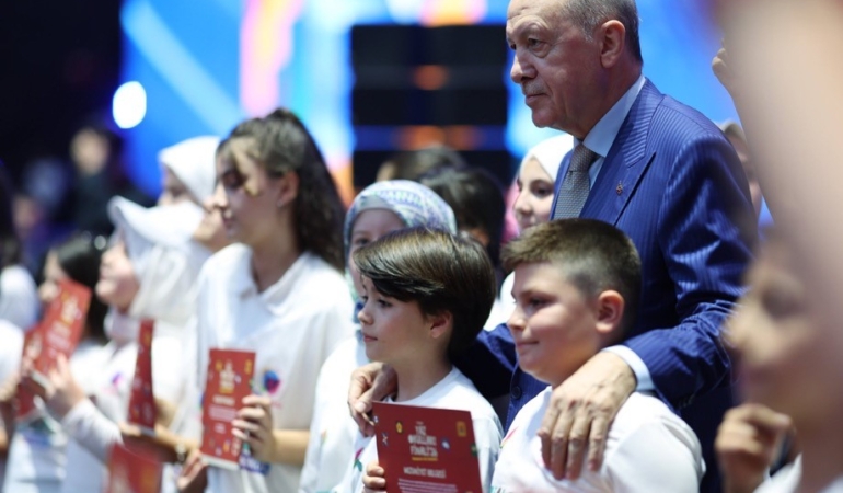TUGVA-Bursa-Erdoganin-katildigi-yaz-okulu-bulusmasinda-rekor-katilim-featured