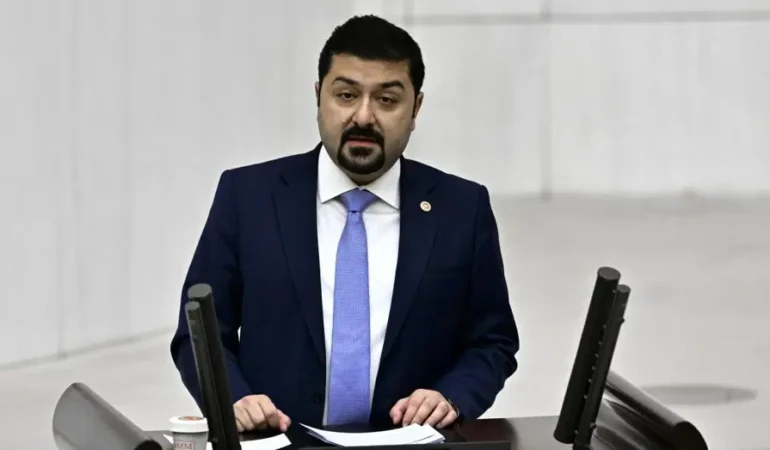 Taciz-iddiasiyla-gundemde-CHP8217li-Yazgan-icecege-ilac-mi-karisti-featured