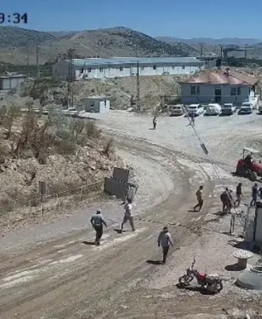 Tasli-saldiridan-kurtulmak-icin-traktoru-gruba-dogru-surdu-featured