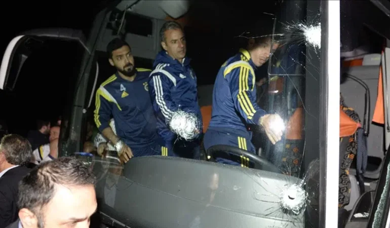 Trabzon8217daki-2015-Fenerbahce-otobus-saldirisi-5-gozalti-featured