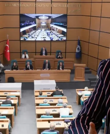 Uskudar8217da-baskanvekili-belirleme-oylamasi-3-tura-kaldi-featured