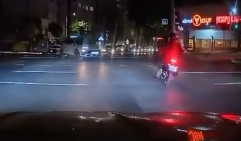 Yildirim8217da-isik-ihlali-sonrasi-otomobil-motosiklete-carpti-featured