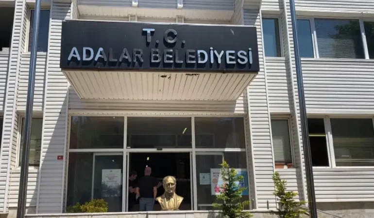 Adalar-Meclisi-21-Eylul8217de-yeni-belediye-baskanvekili-sececek-featured