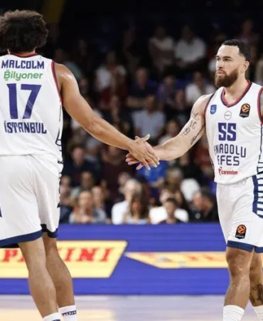 Anadolu-Efes-Kizilyildiz-deplasmaninda-parkeye-cikiyor-featured
