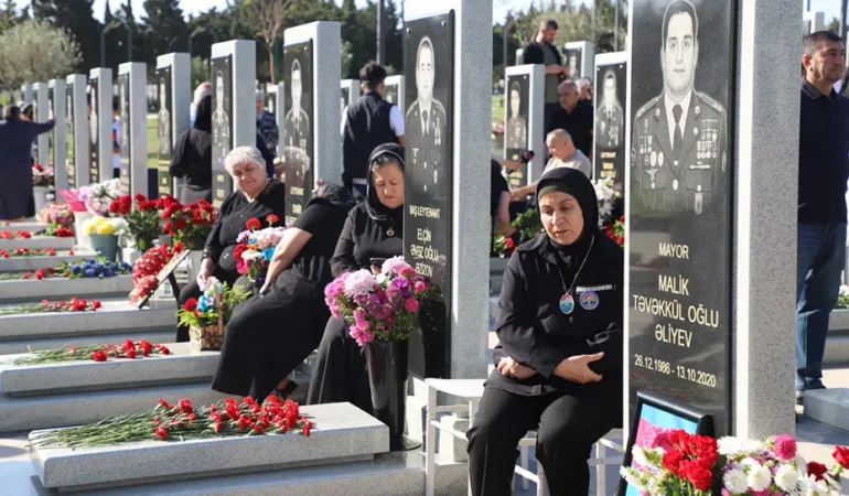 Azerbaycan-Karabag-sehitlerini-6.-yilinda-andi-featured