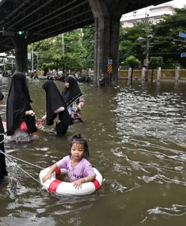 Bangkokta-sel-alarmi-Yaklasik-3-bin-kisi-tahliye-edildi-featured