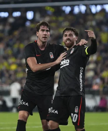 Besiktas-deplasmanda-derbiyle-zirve-takibini-surdurdu-featured