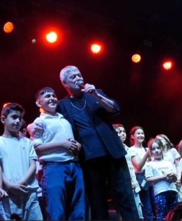 Besiktasli-genc-taraftarin-sorusu-konserin-surprizi-oldu-featured