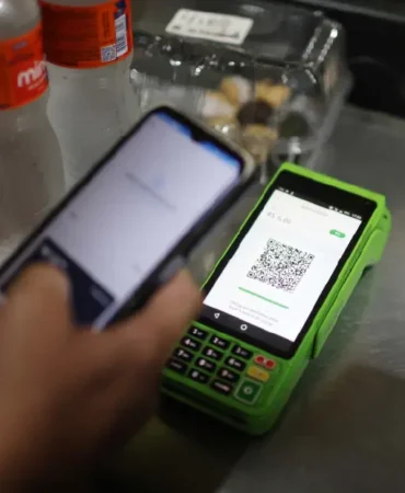 Brezilyada-telefon-gasplari-secim-gundemini-belirliyor-featured