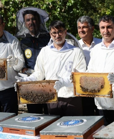 Bursa-Buyuksehir8217den-ari-yetistiricilerine-2-bin-560-kovan-destegi-featured